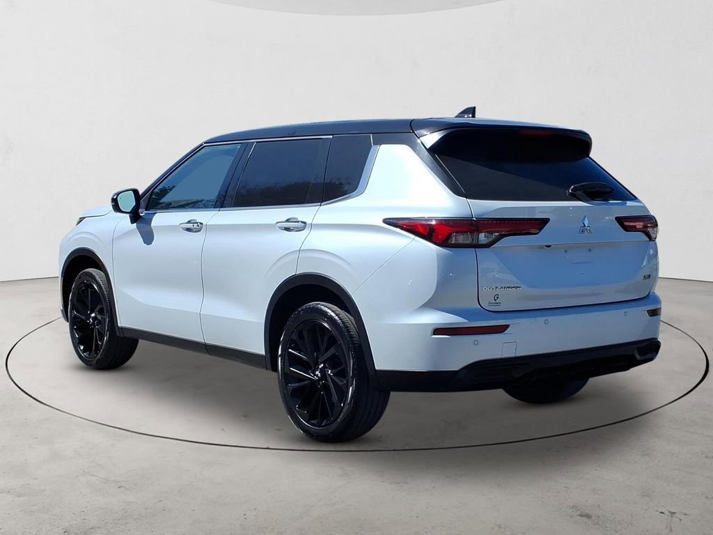 Used 2023 Mitsubishi Outlander SEL AWD/4WD image 7