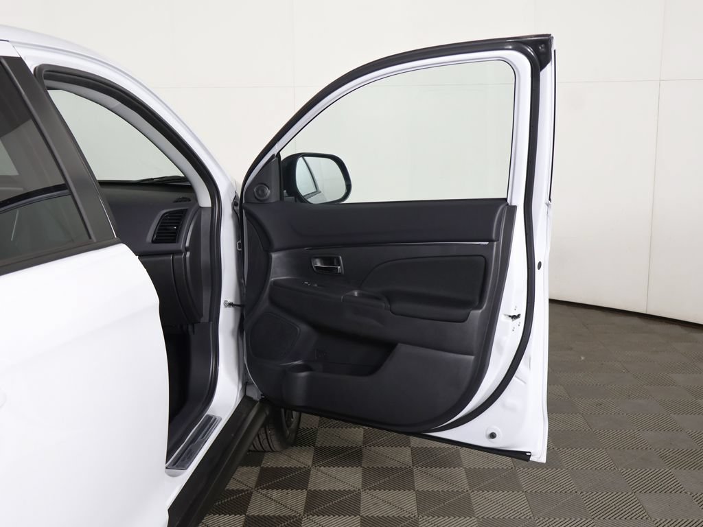 New 2027 Mitsubishi Outlander Sport LE AWD/4WD image 17
