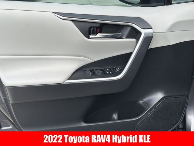 Certified 2022 Toyota RAV4 XLE AWD/4WD image 4