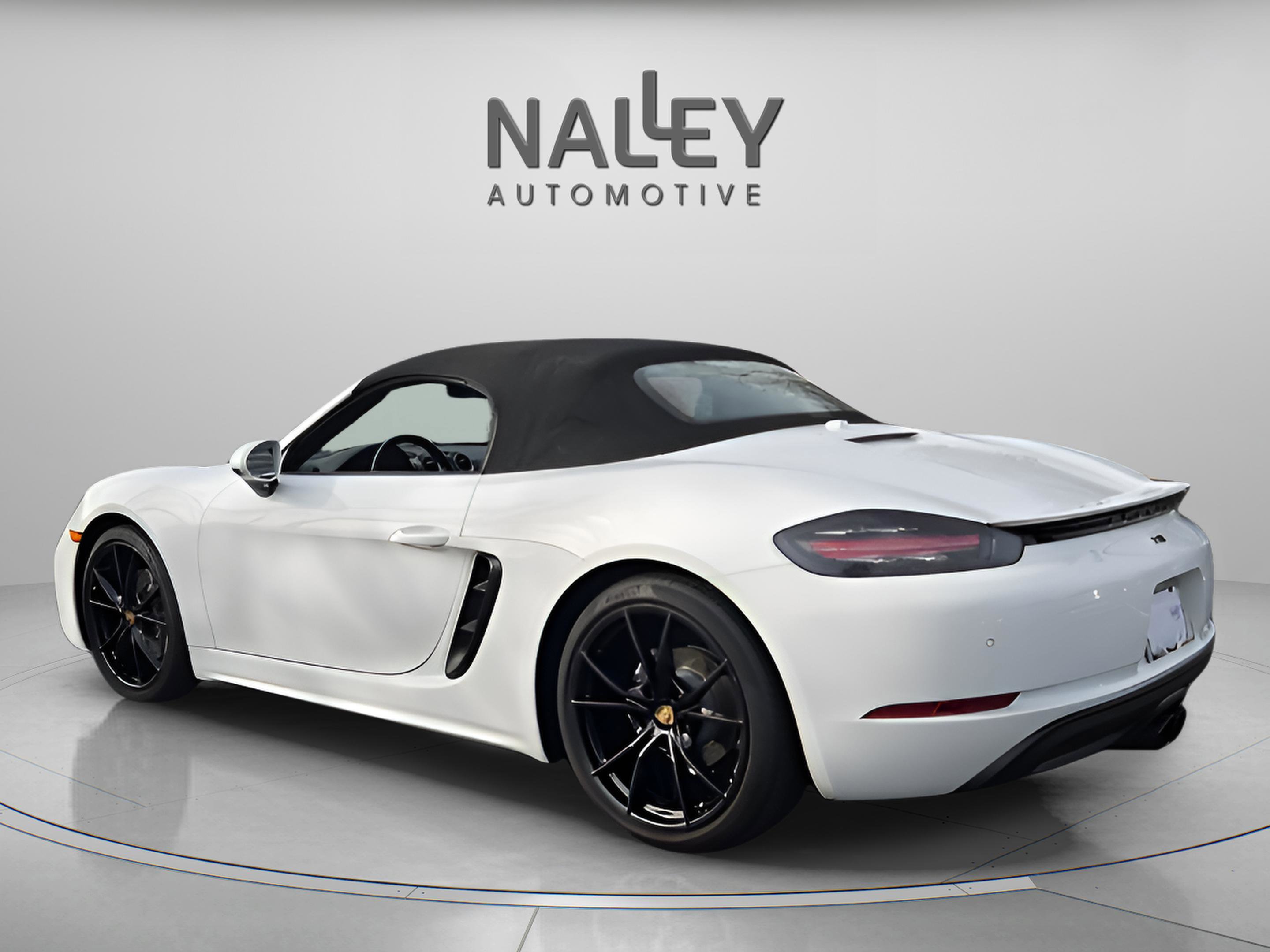 Used 2021 Porsche 718 Boxster image 9