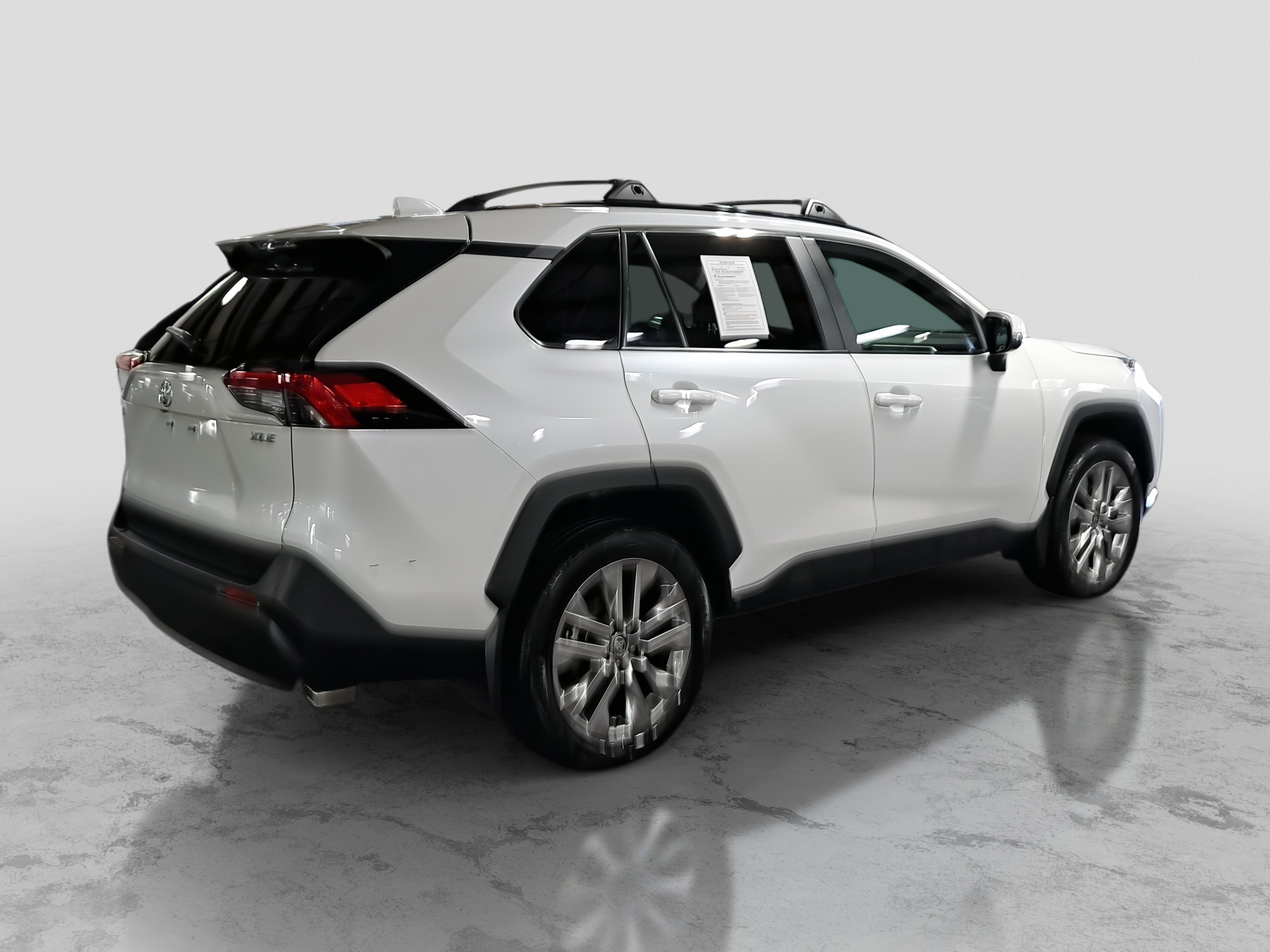 Used 2025 Toyota RAV4 XLE Premium image 5