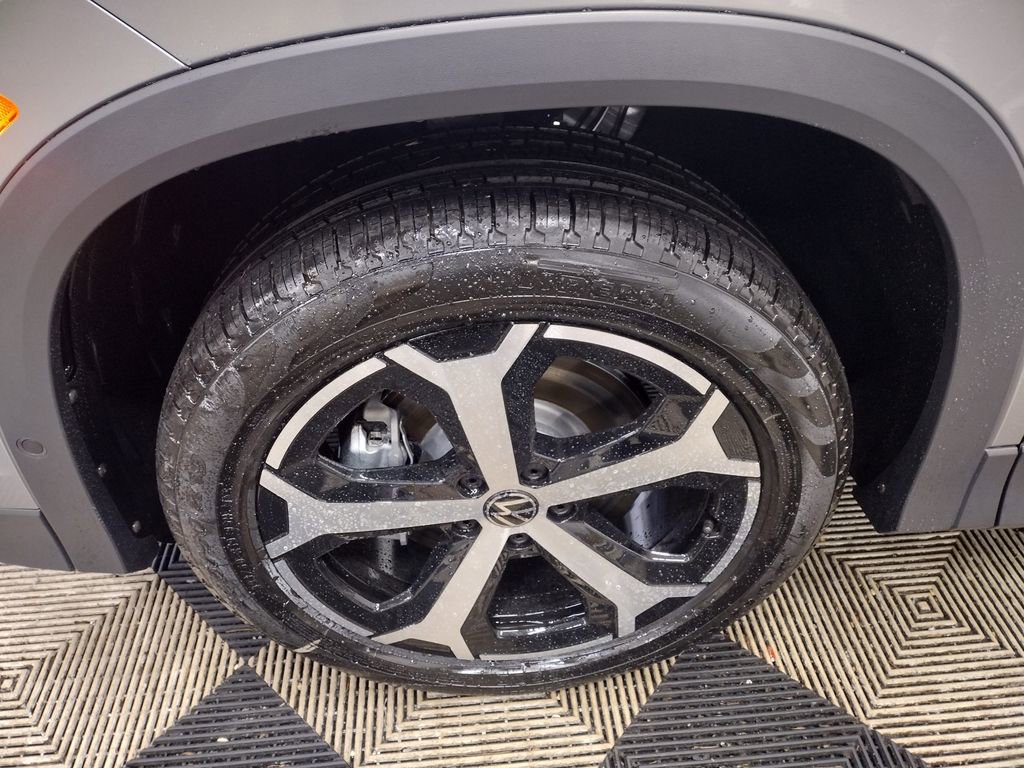 New 2026 Volkswagen Tiguan SE image 5