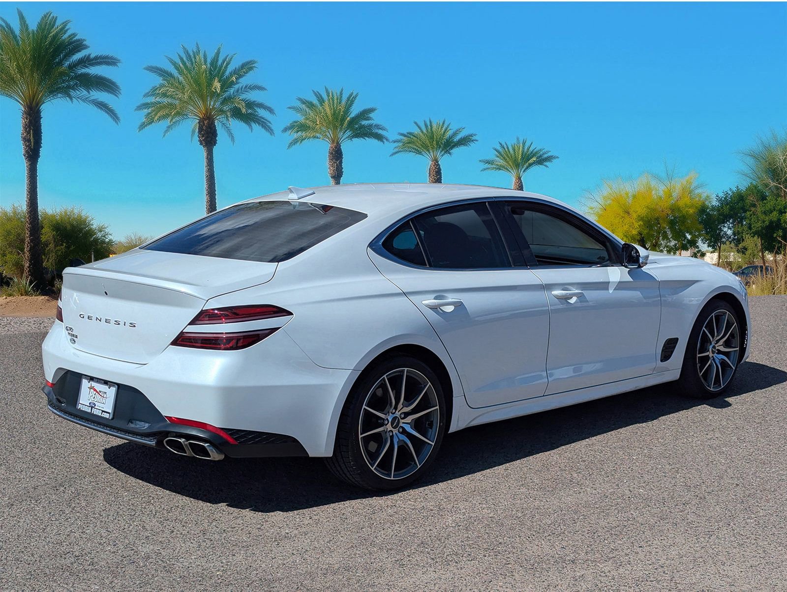 Used 2023 Genesis G70 2.0T image 7