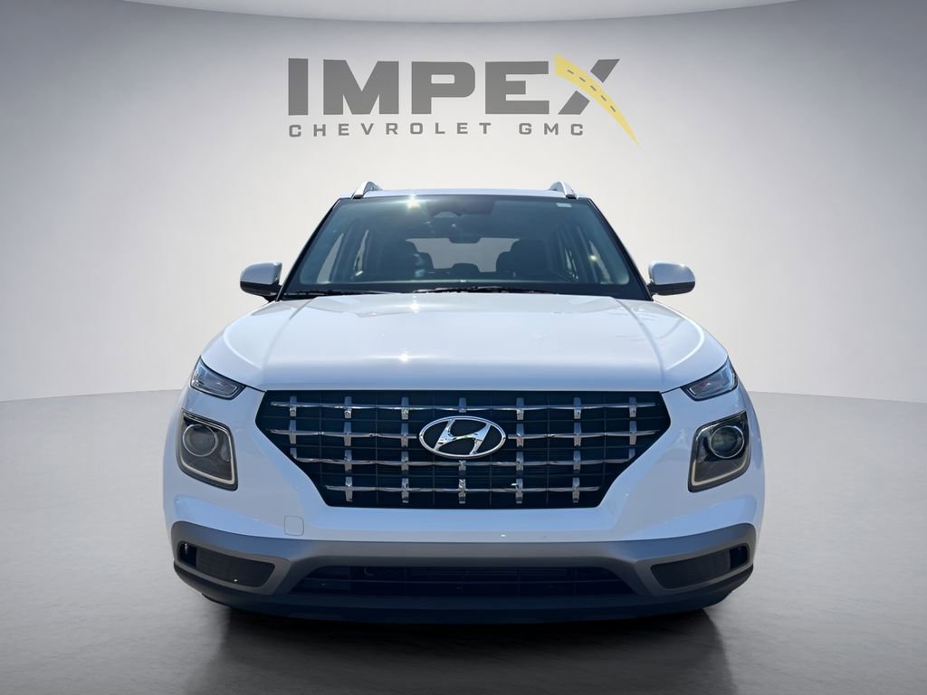 Used 2025 Hyundai Venue SEL FWD image 8