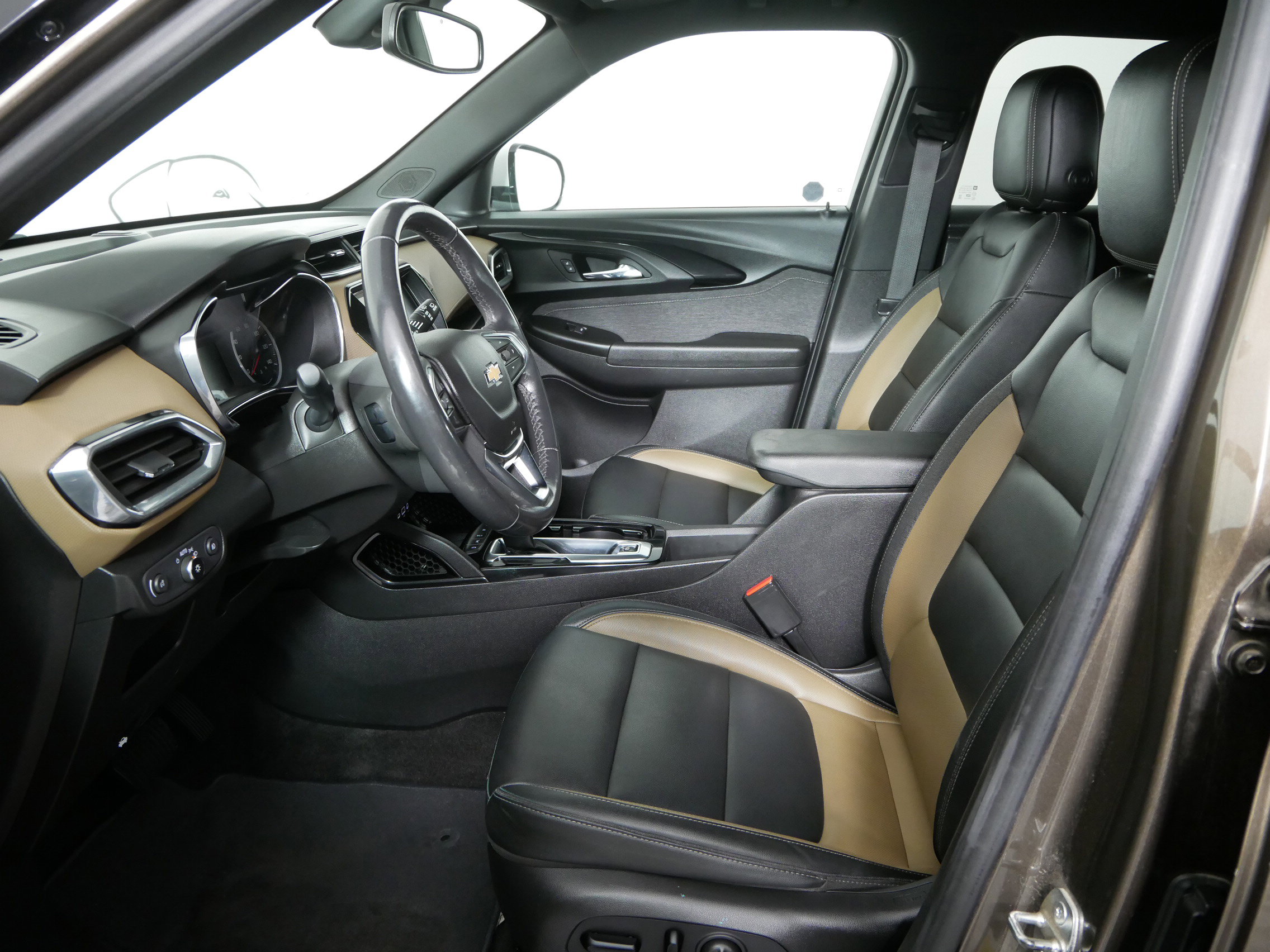 Used 2021 Chevrolet TrailBlazer ACTIV w/ Technology Package AWD/4WD image 9