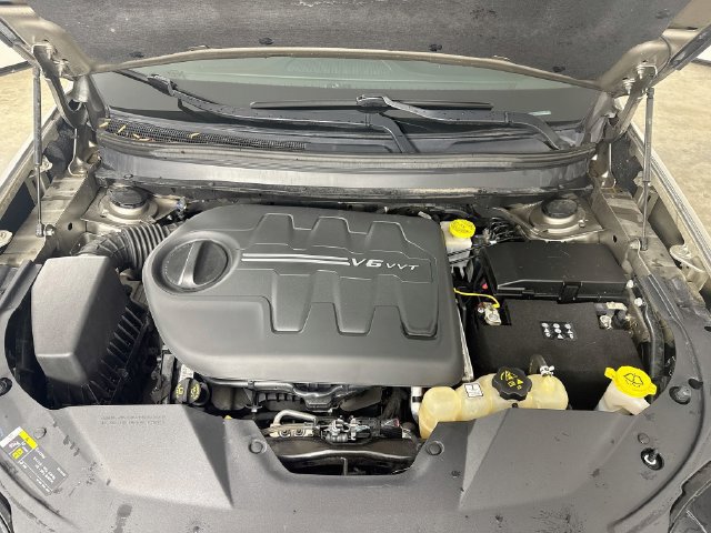 Used 2019 Jeep Cherokee Limited AWD/4WD image 36