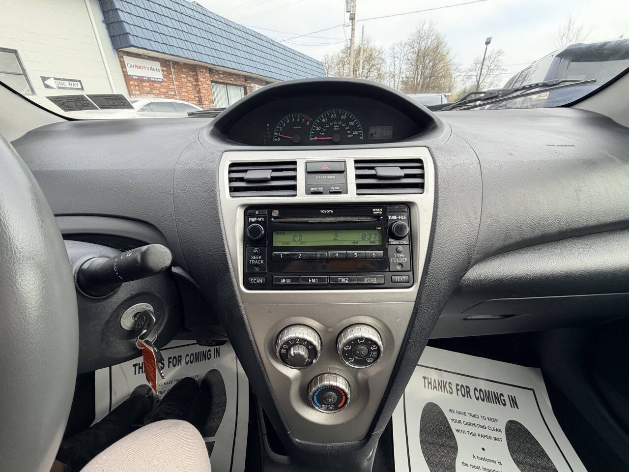 Used 2009 Toyota Yaris Sedan w/ Convenience Pkg FWD image 25