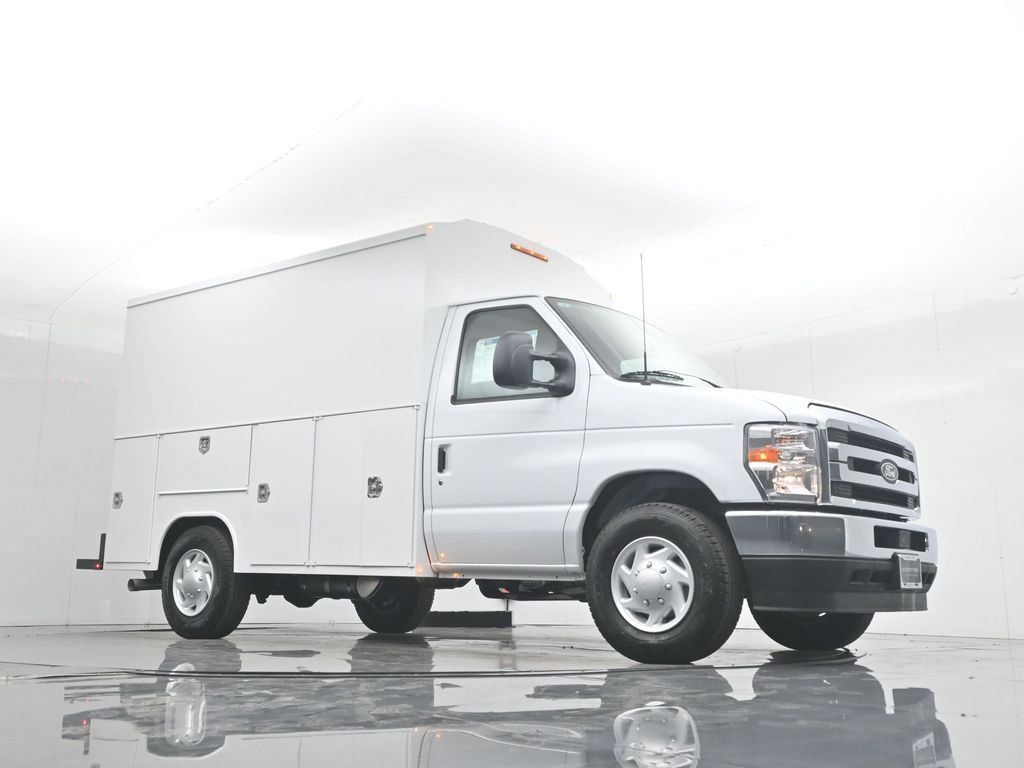 New 2026 Ford E-350 and Econoline 350 Super Duty w/ Power Equipment Group image 3
