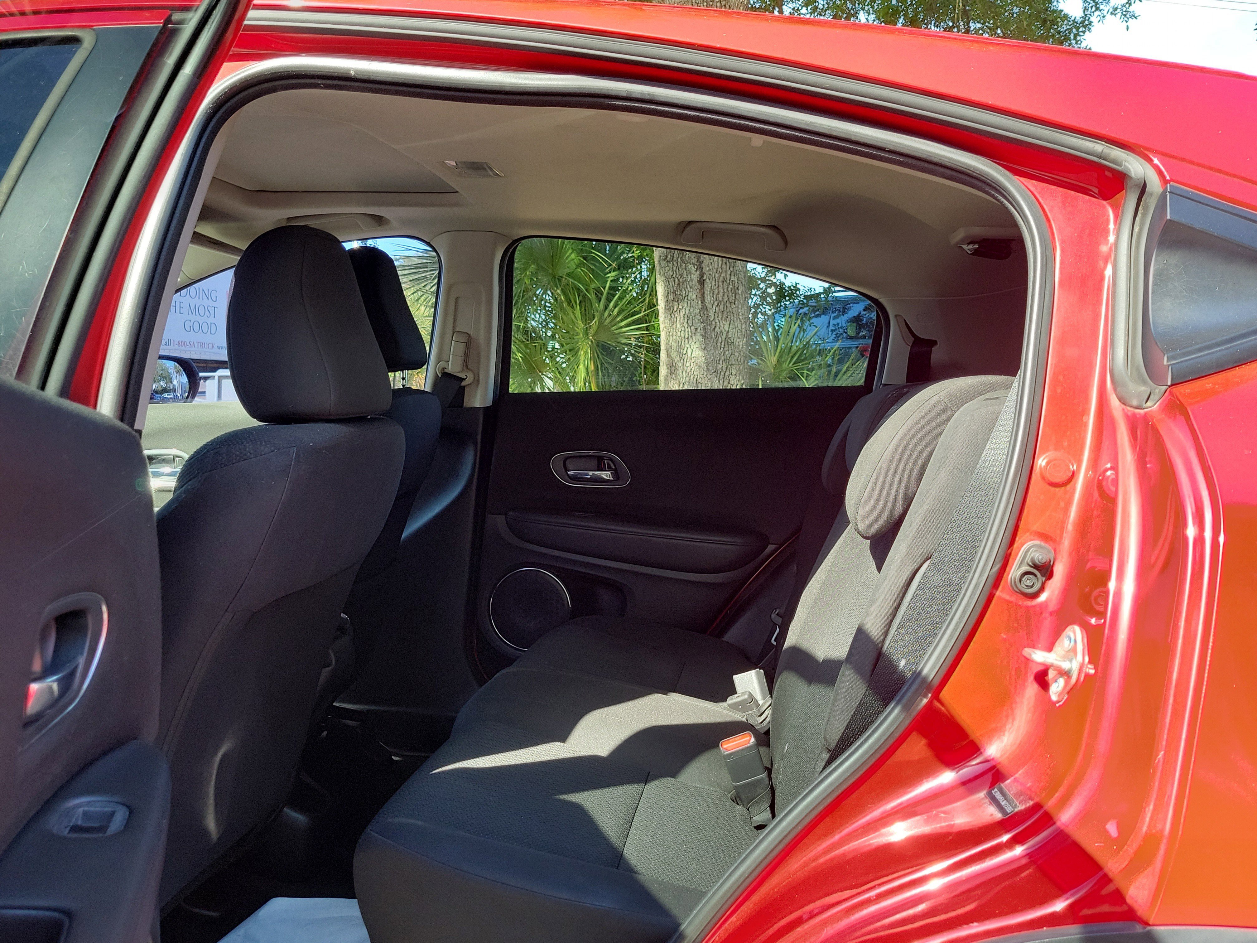 Used 2018 Honda HR-V EX image 11