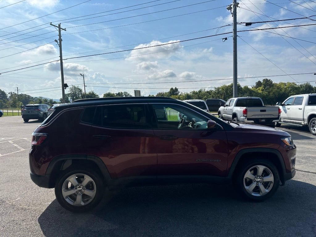 Used 2020 Jeep Compass Latitude w/ Cold Weather Group AWD/4WD image 11