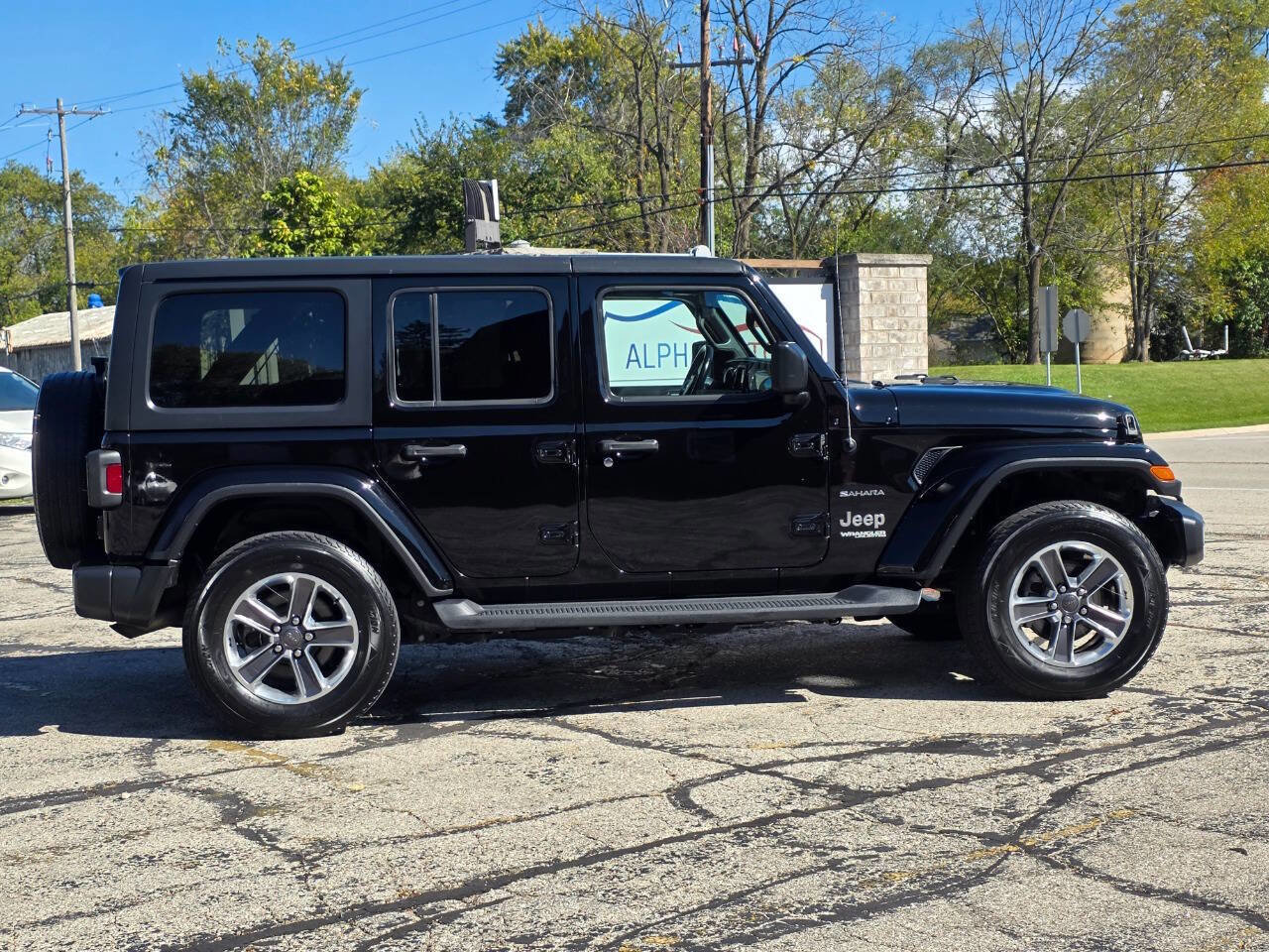 Used 2020 Jeep Wrangler Unlimited Sahara image 7