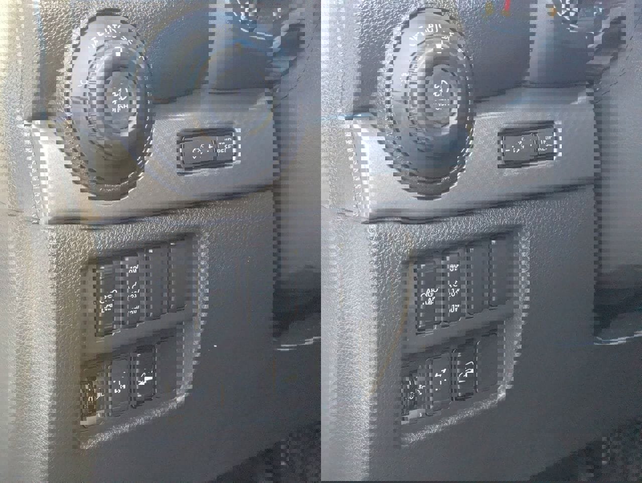 Used 2021 Nissan Titan PRO-4X w/ Pro-4x Convenience Package AWD/4WD image 22