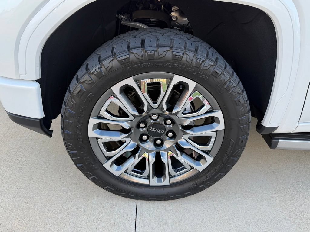 Used 2024 GMC Sierra 1500 Denali Ultimate AWD/4WD image 11