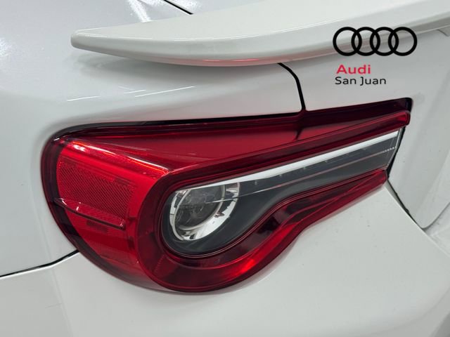 Used 2017 Toyota 86 RWD image 16