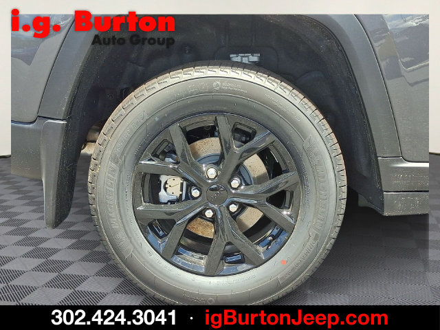 New 2026 Jeep Grand Cherokee Altitude AWD/4WD image 5