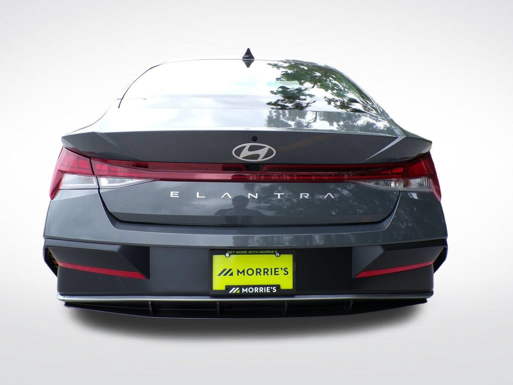 Certified 2025 Hyundai Elantra SEL FWD image 5