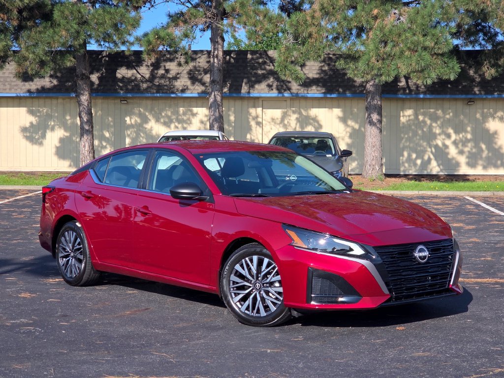 New 2026 Nissan Altima 2.5 SV FWD image 2