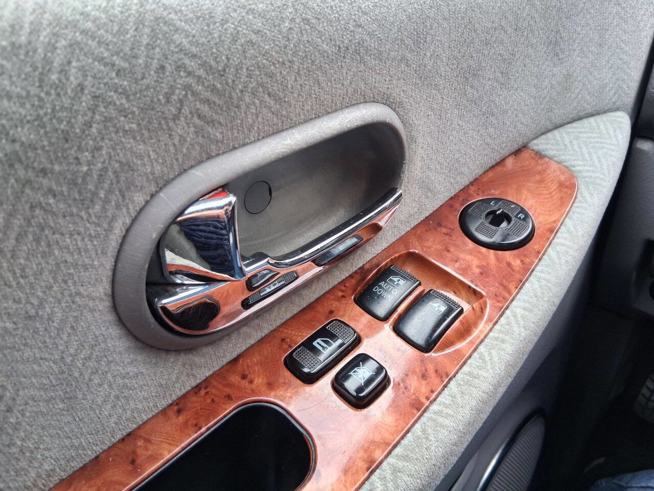 Used 2005 Kia Sedona EX image 13