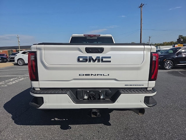 Used 2024 GMC Sierra 3500 Denali Ultimate AWD/4WD image 4