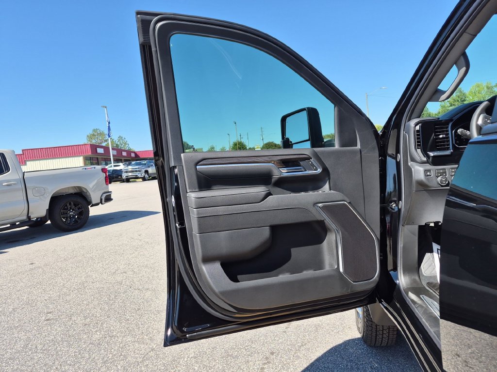 New 2026 Chevrolet Silverado 3500 LT w/ All Star Edition AWD/4WD image 12