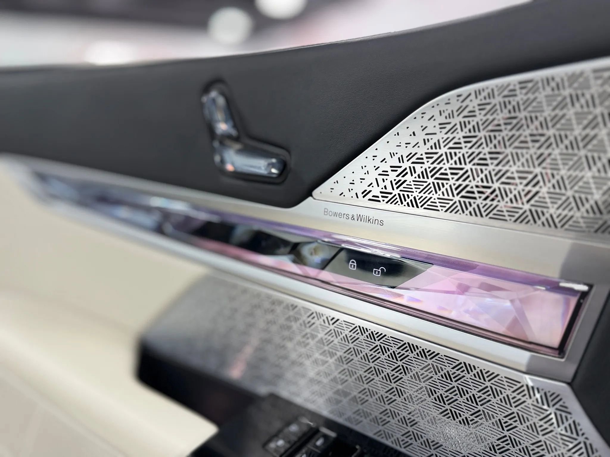 Used 2024 BMW 760i xDrive image 19