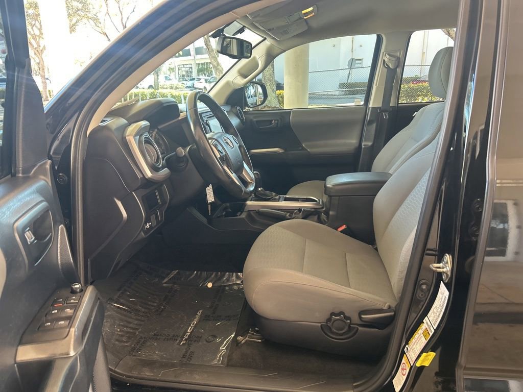 Used 2017 Toyota Tacoma SR5 w/ Tow Package image 5