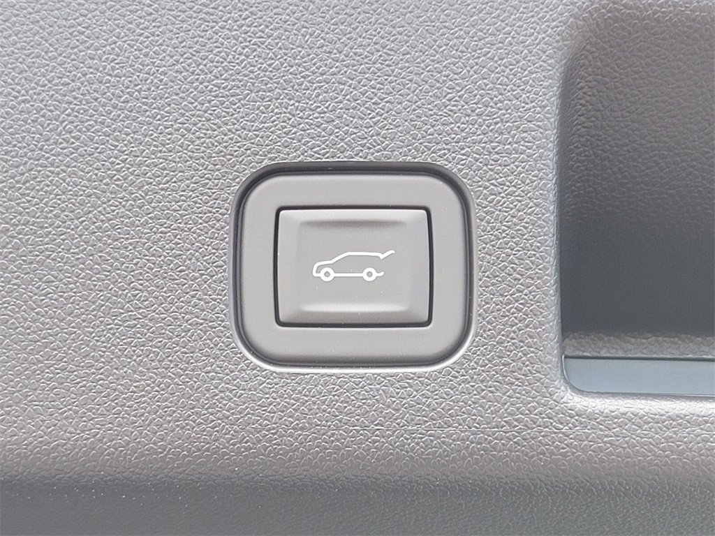 New 2025 Chevrolet Equinox EV RS image 30