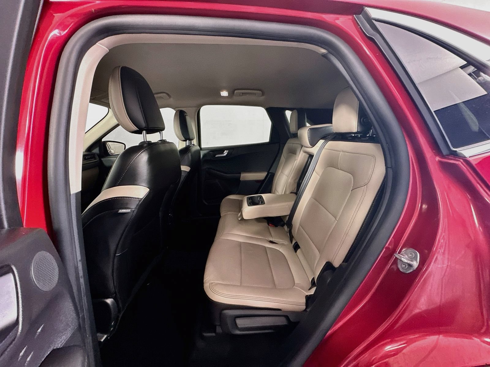 Used 2020 Ford Escape Titanium AWD/4WD image 25