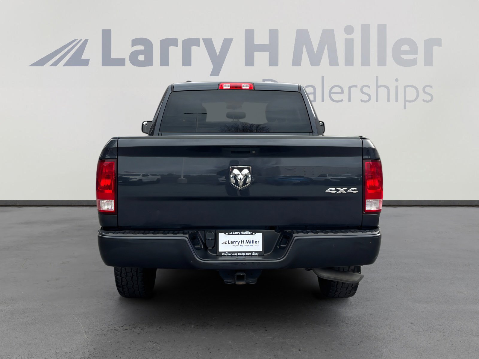 Used 2017 RAM 1500 Express image 4