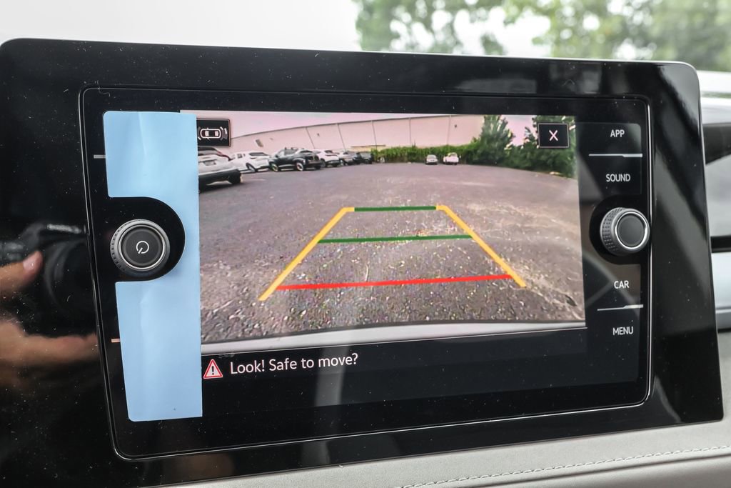 New 2025 Volkswagen Taos SE image 6