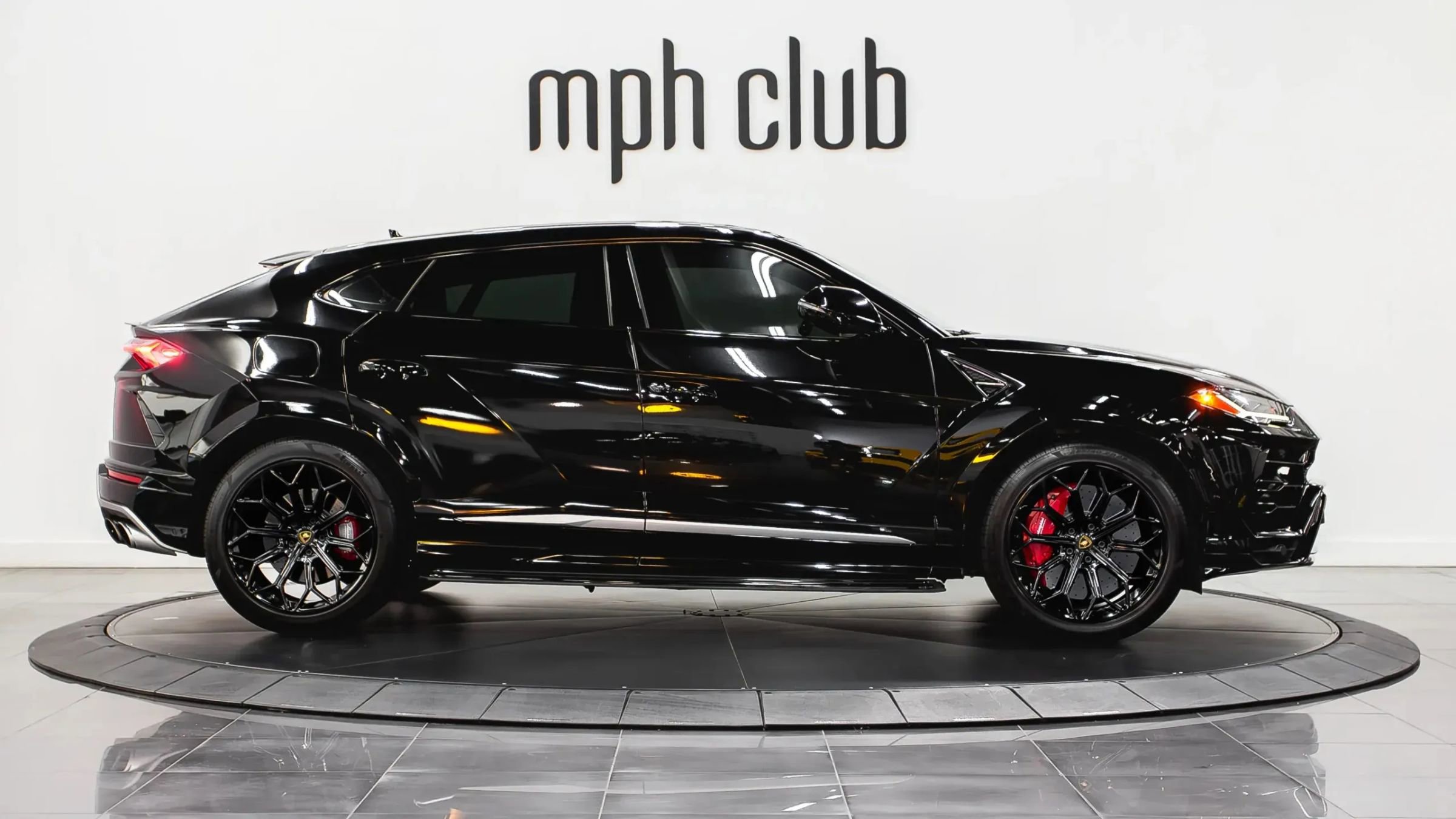Used 2021 Lamborghini Urus image 7
