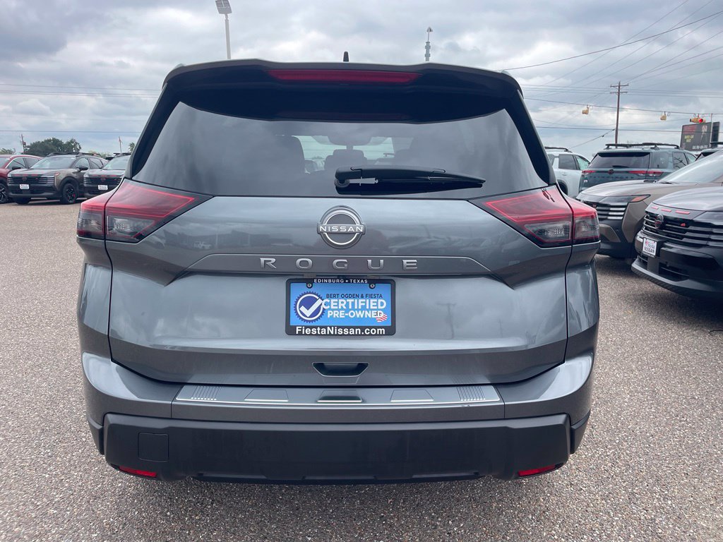 Certified 2026 Nissan Rogue SV FWD image 8