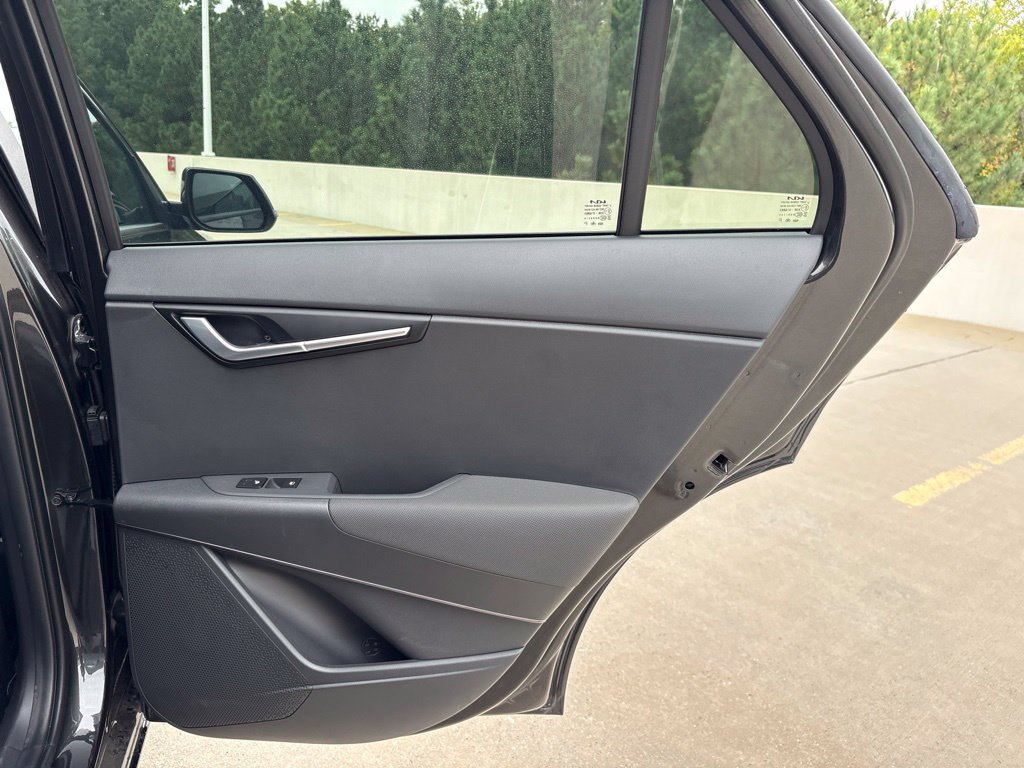 Used 2023 Kia Niro EX FWD image 11