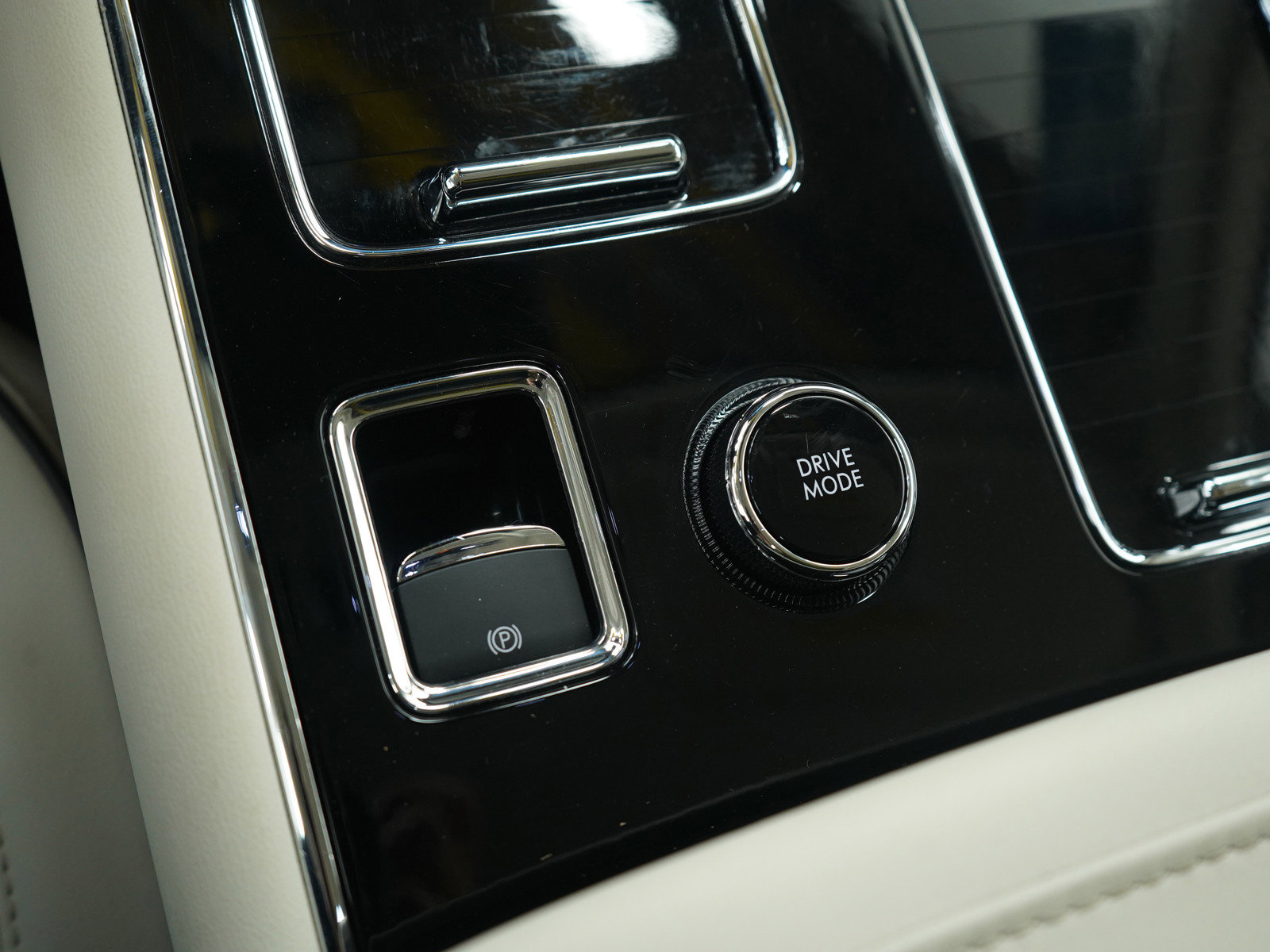 Used 2024 Lincoln Aviator Black Label image 30