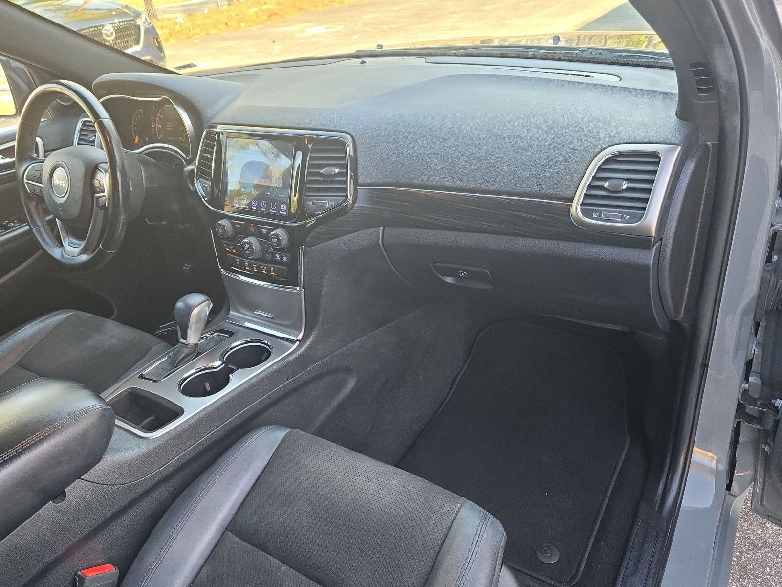 Used 2019 Jeep Grand Cherokee Altitude image 30