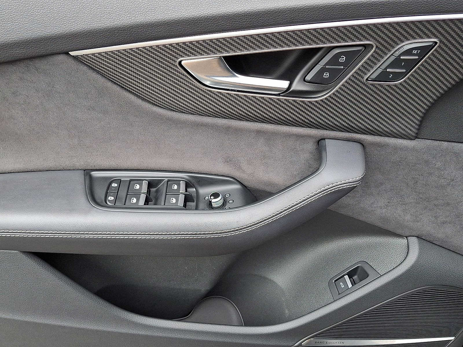 Used 2025 Audi SQ7 Premium Plus AWD/4WD image 16