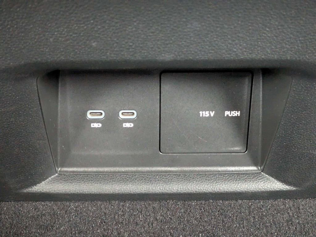 Certified 2023 Volkswagen Atlas Cross Sport SE AWD/4WD image 18