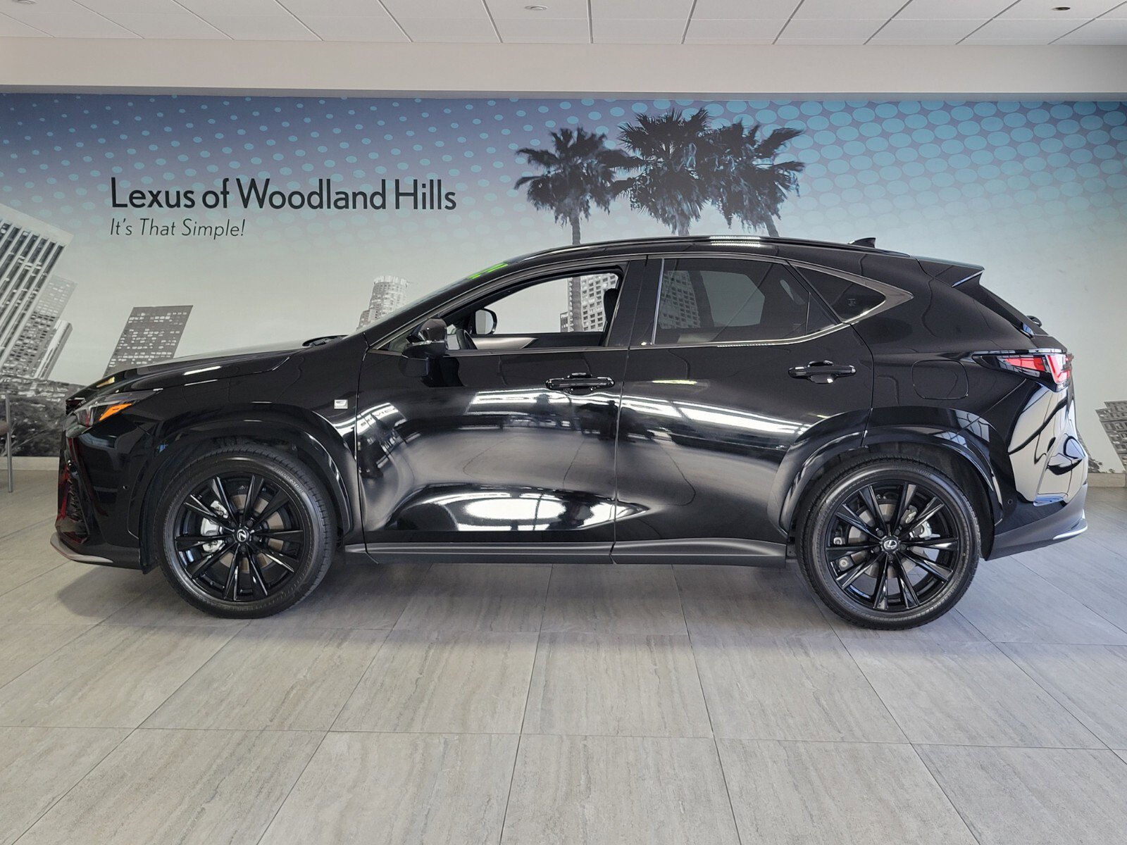 Used 2025 Lexus NX 450h+ F Sport w/ Towing Package (2000 Lbs) image 2