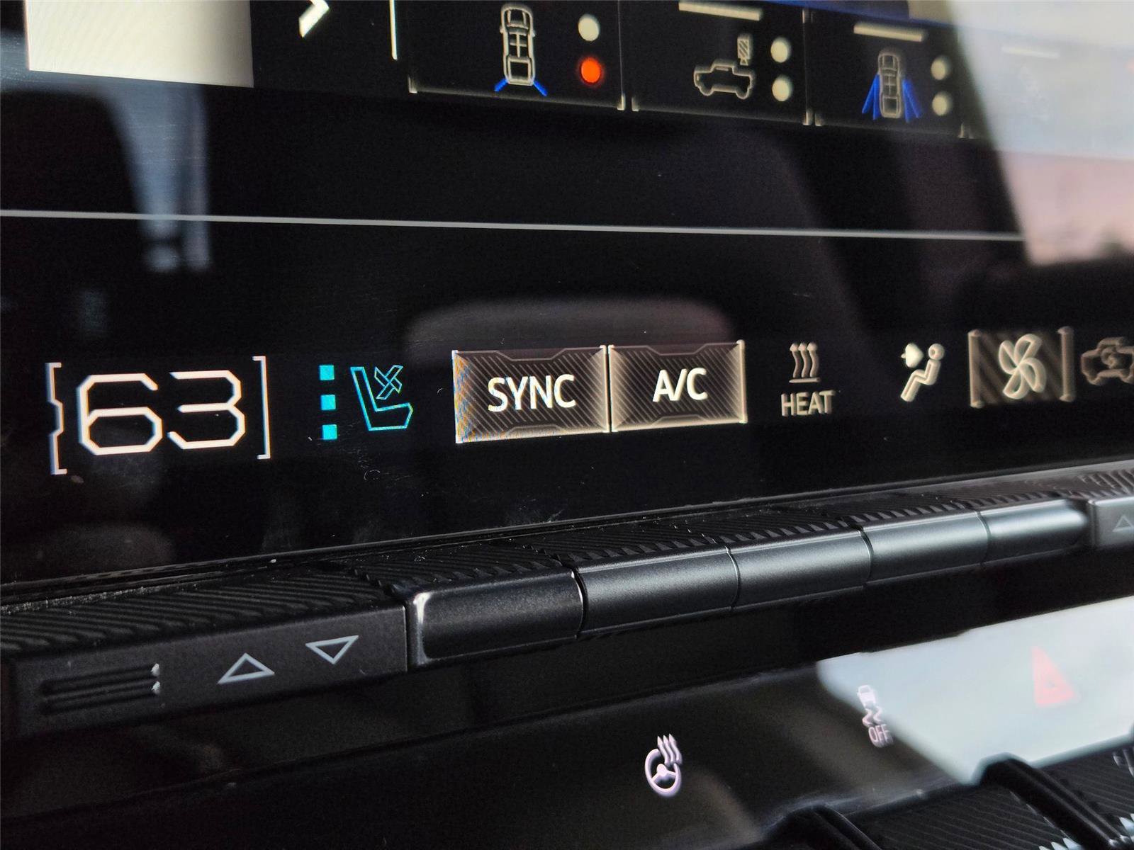 Used 2024 GMC Hummer EV 2X w/ LPO, Illumination Package image 22