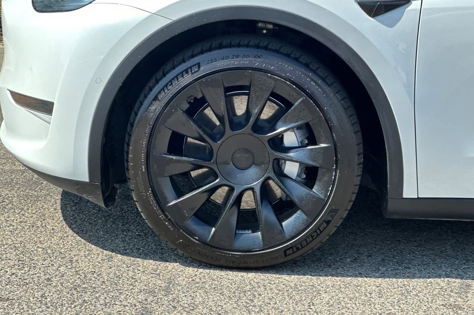 Used 2021 Tesla Model Y Long Range image 26