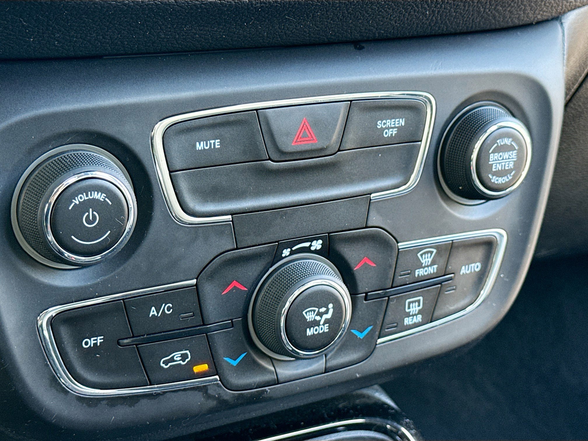 Used 2019 Jeep Compass Limited image 11