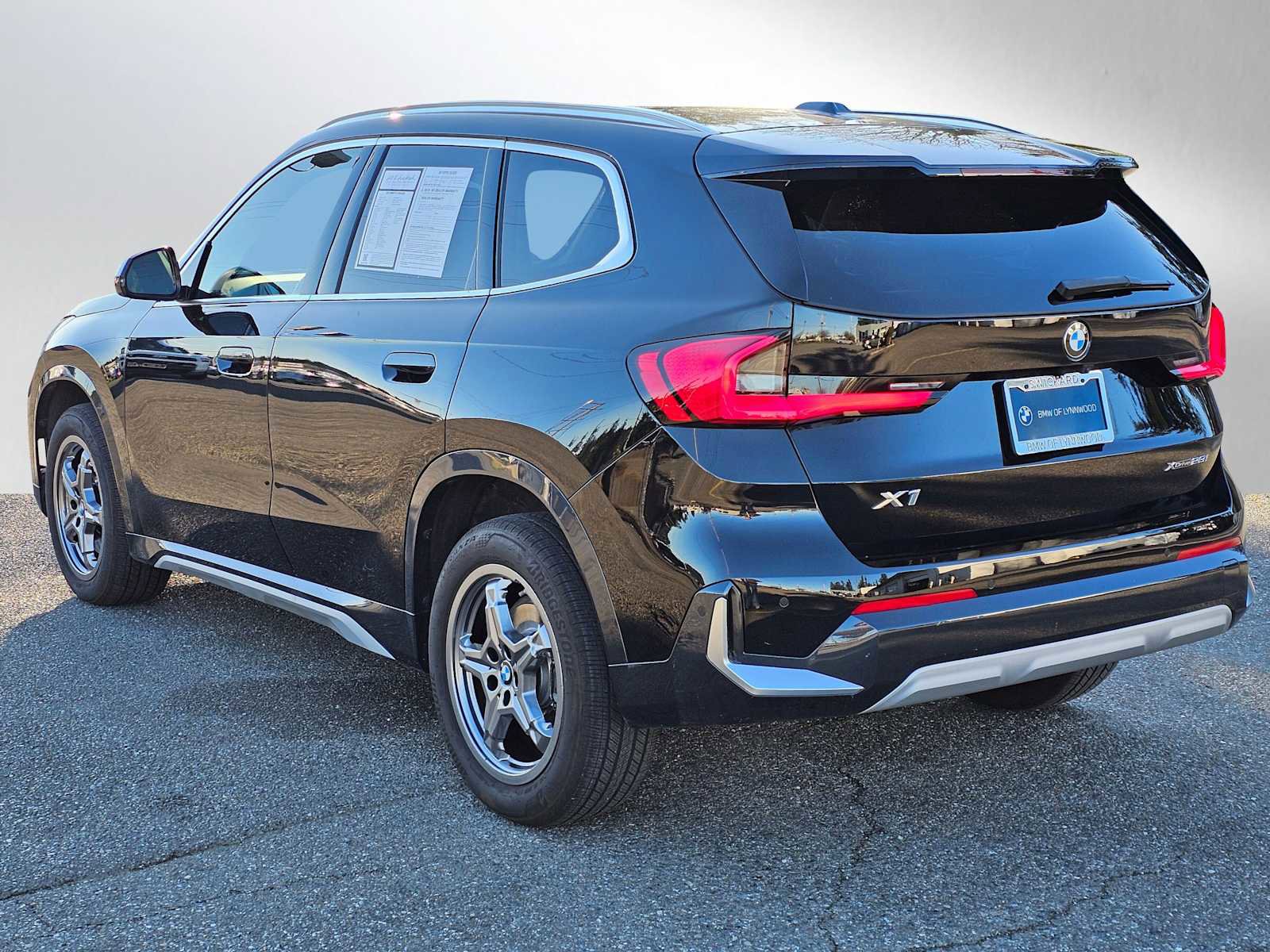 Used 2023 BMW X1 xDrive28i w/ Convenience Package image 5