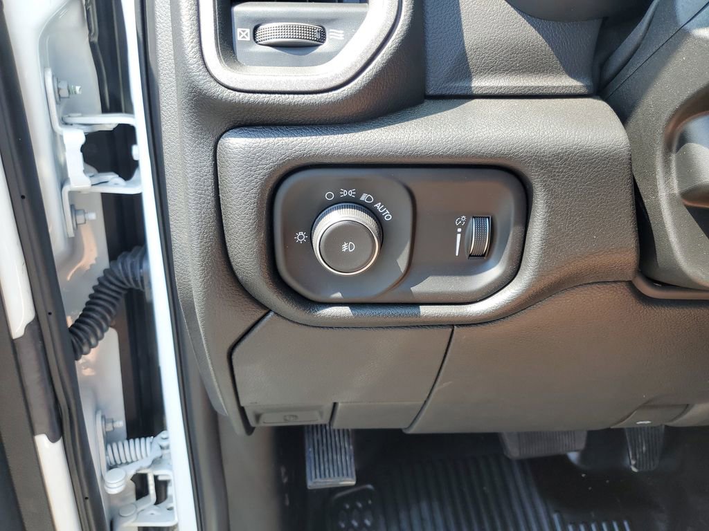 New 2026 RAM 3500 Tradesman w/ Chrome Appearance Group image 28