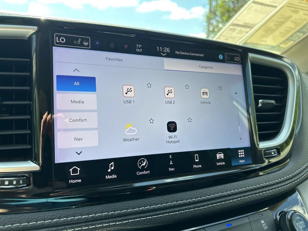 Used 2024 Chrysler Pacifica Limited FWD image 39