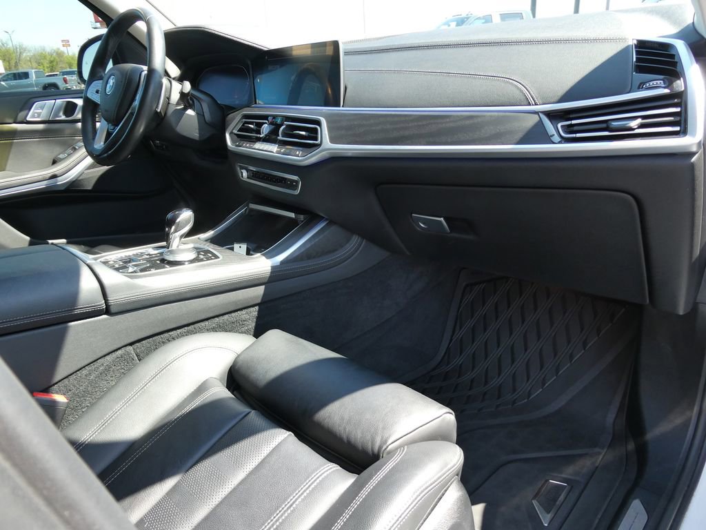 Used 2022 BMW X7 xDrive40i w/ Premium Package image 14