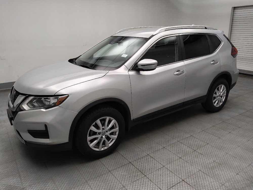 Used 2019 Nissan Rogue SV image 2
