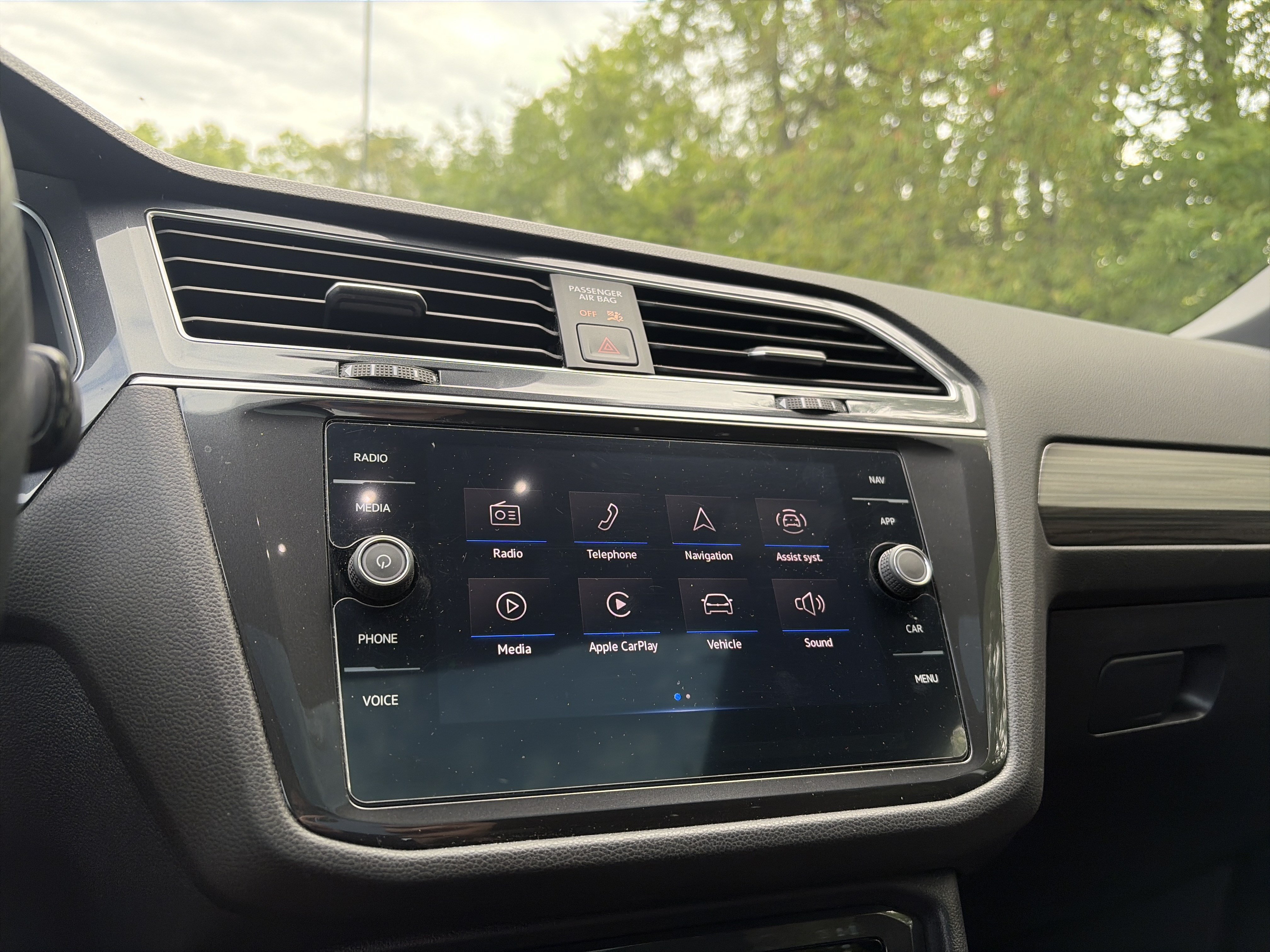 Certified 2024 Volkswagen Tiguan SEL R-Line AWD/4WD image 34