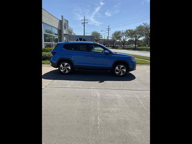 New 2026 Volkswagen Taos SE AWD/4WD image 3