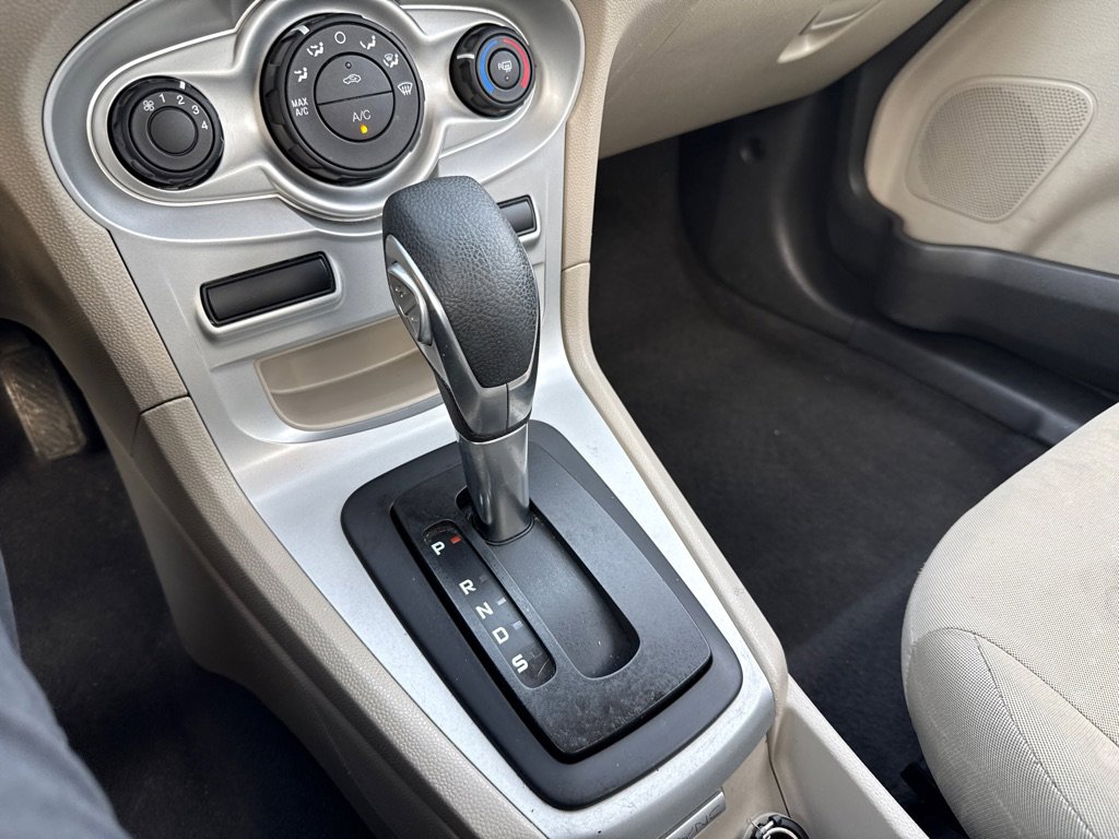 Used 2019 Ford Fiesta SE image 16