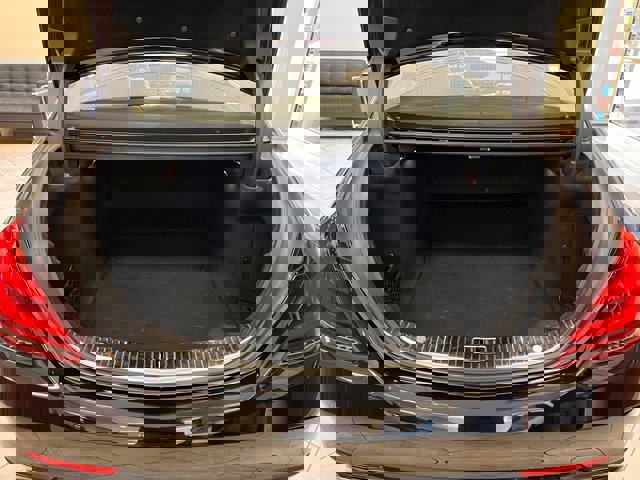 Used 2019 Mercedes-Benz S 560 4MATIC Sedan image 23